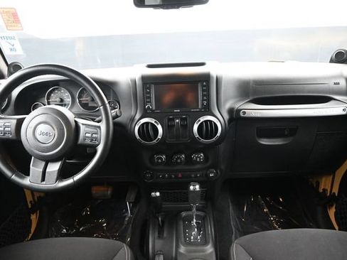 Used 2013 Jeep Wrangler Rubicon w/ PWR Convenience Group AWD/4WD image 11