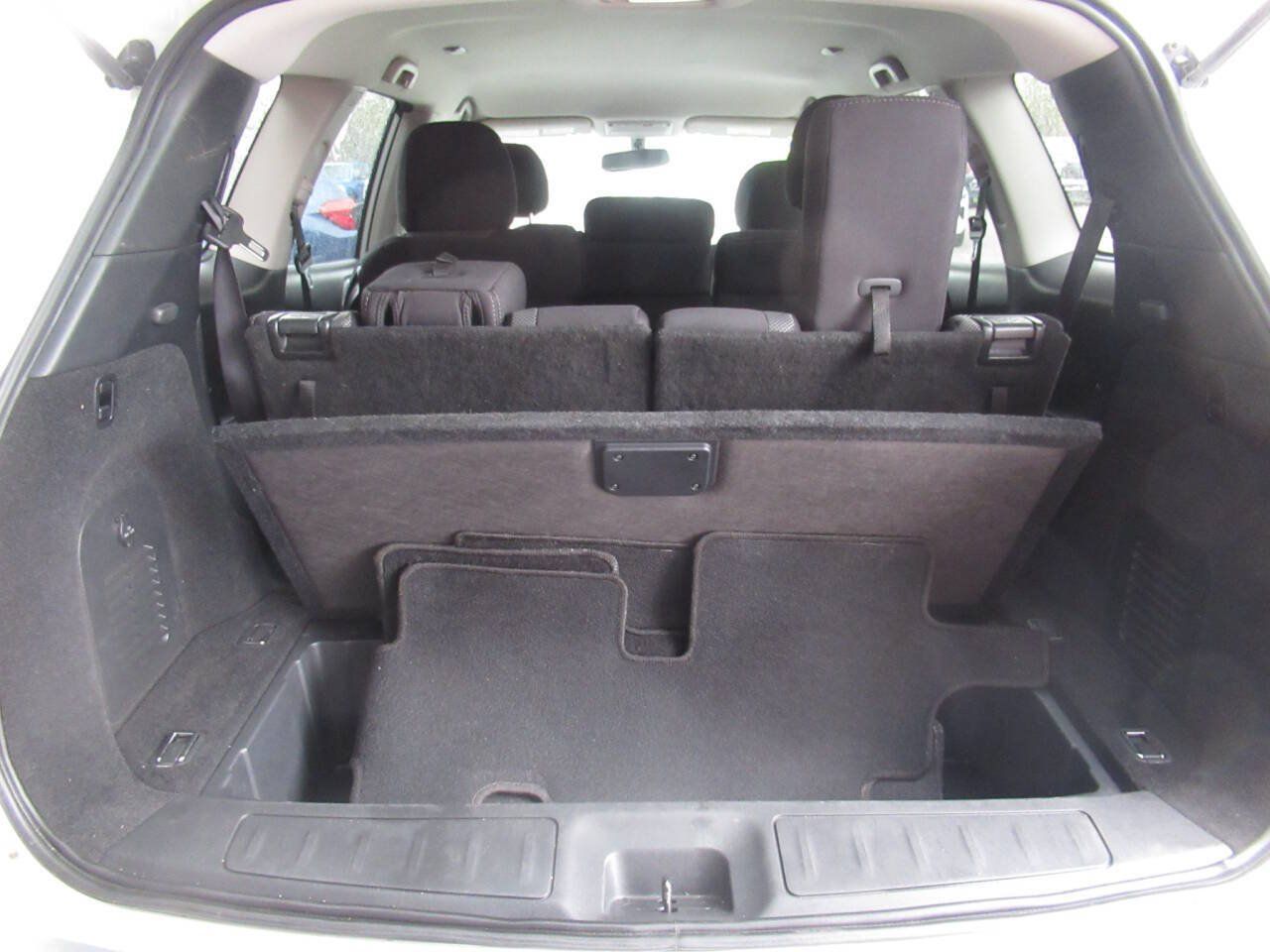 Used 2020 Nissan Pathfinder SV AWD/4WD image 12