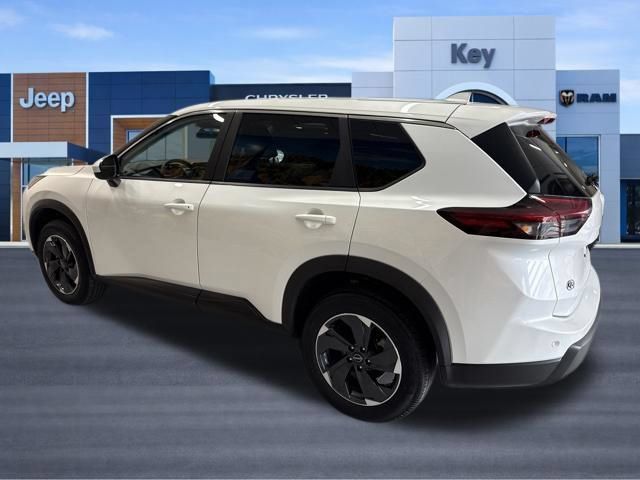 Used 2024 Nissan Rogue SV AWD/4WD image 4