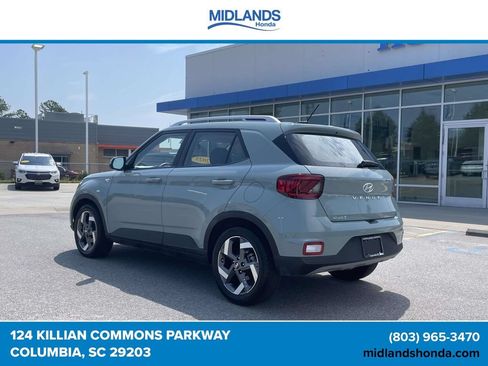 Used 2025 Hyundai Venue SEL FWD image 4