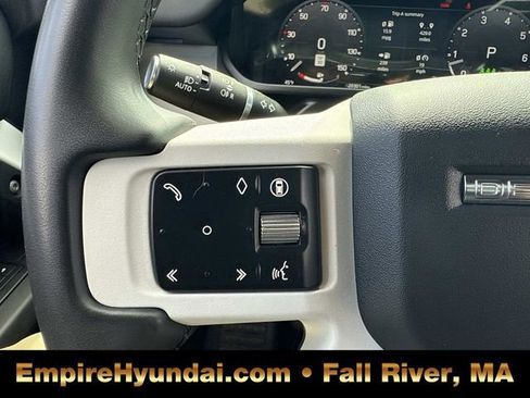 Used 2025 Land Rover Defender 110 S image 29
