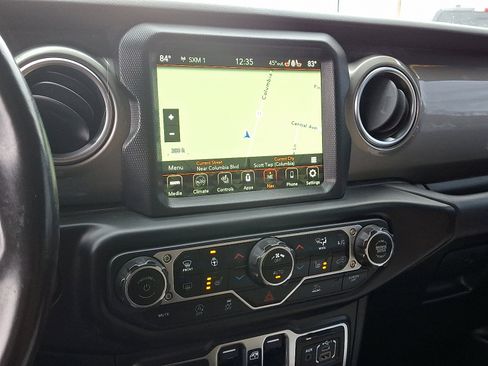 Used 2021 Jeep Wrangler Unlimited Sahara image 23