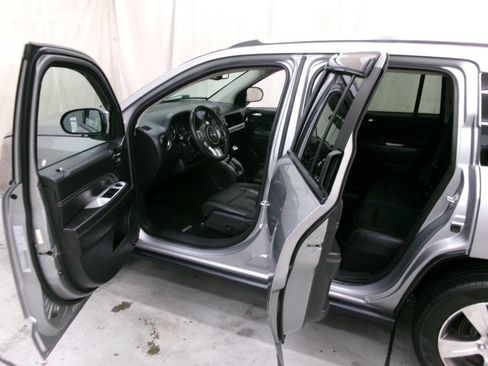 Used 2017 Jeep Compass High Altitude image 12