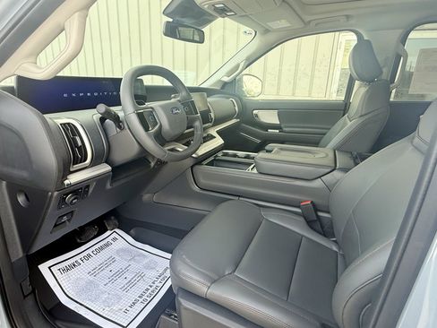 New 2025 Ford Expedition Active AWD/4WD image 10