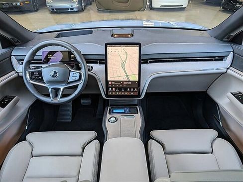 Used 2025 Volvo EX90 Plus AWD/4WD image 3