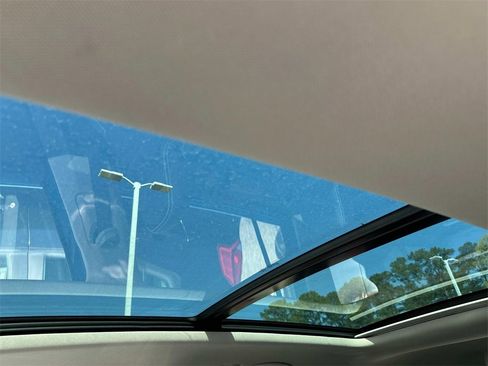 New 2025 Volkswagen Atlas SEL image 24