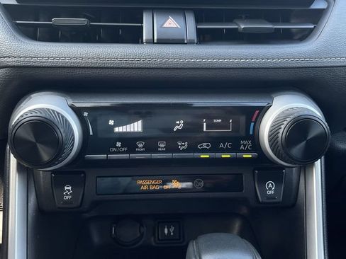 Certified 2019 Toyota RAV4 LE AWD/4WD image 20