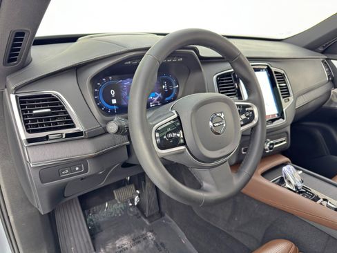 Used 2023 Volvo XC90 T8 Ultimate image 14