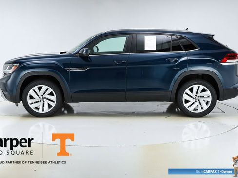Used 2022 Volkswagen Atlas Cross Sport SE image 2