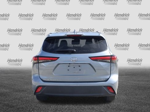 Used 2023 Toyota Highlander XLE image 8