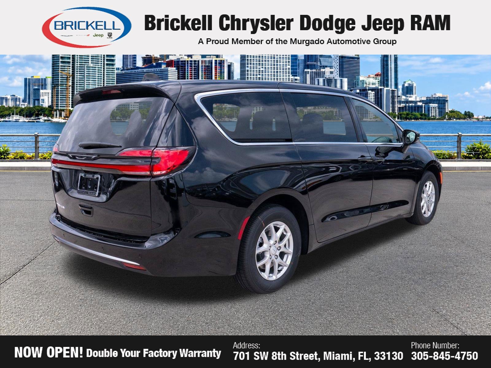 New 2027 Chrysler Pacifica Select FWD image 5