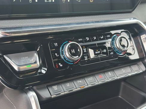 Used 2025 GMC Sierra 2500 Denali w/ Denali Reserve Package image 41