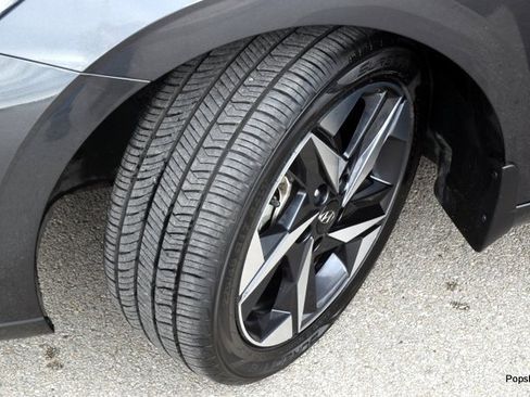 Used 2023 Hyundai Elantra SEL w/ Convenience Package image 5