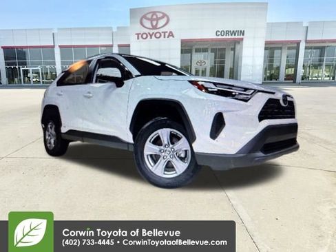 Used 2025 Toyota RAV4 XLE image 1