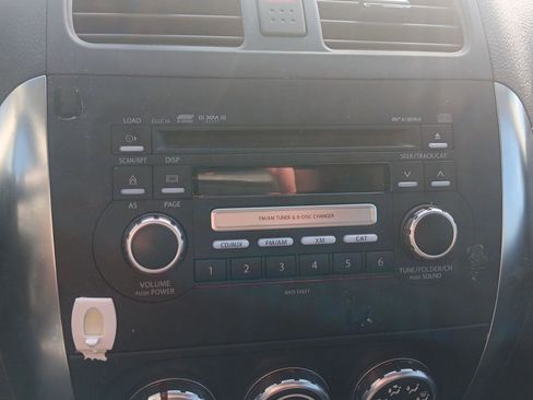 Used 2009 Suzuki SX4 AWD Hatchback w/ Touring Pkg image 14