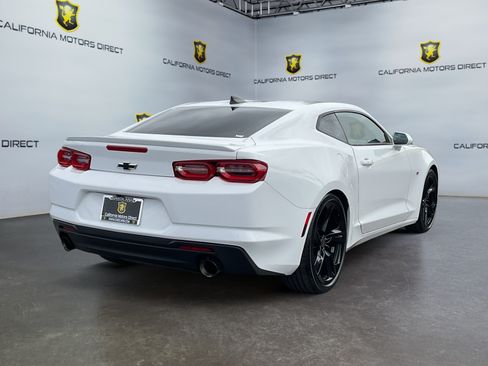 Used 2021 Chevrolet Camaro LT w/ Technology Package RWD image 5