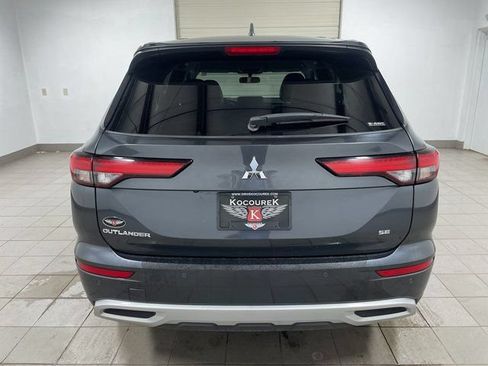 Used 2024 Mitsubishi Outlander SE AWD/4WD image 5