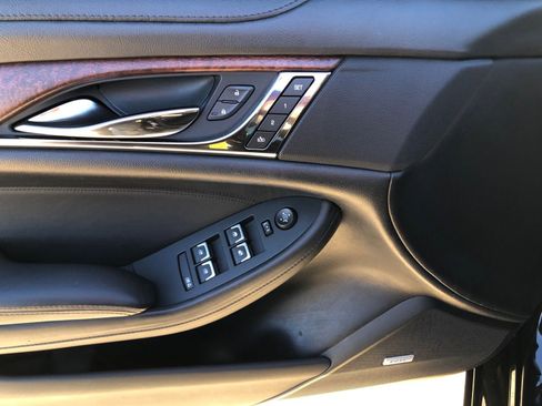 Used 2018 Cadillac CTS Luxury image 12