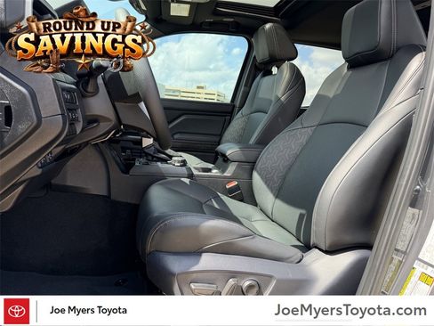 Used 2025 Toyota Tacoma Limited image 28