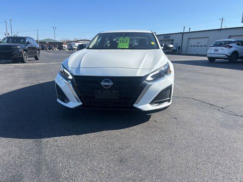 Used 2025 Nissan Altima 2.5 SV image 9