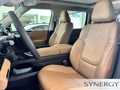 Certified 2026 INFINITI QX80 Luxe AWD/4WD image 17