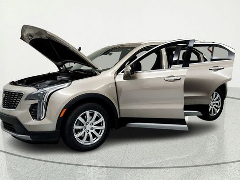 Certified 2023 Cadillac XT4 Premium Luxury w/ Cold Weather Package FWD image 9