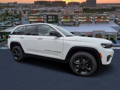 New 2025 Jeep Grand Cherokee Limited w/ Black Appearance Package