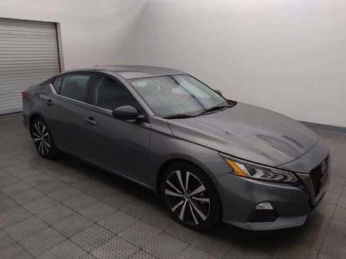 Used 2022 Nissan Altima 2.5 SR FWD image 11