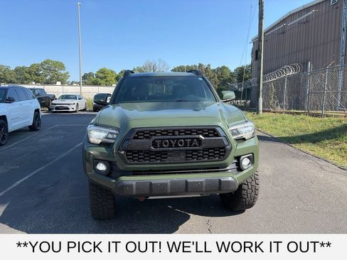 Used 2021 Toyota Tacoma TRD Off-Road w/ TRD Premium Off Road Package AWD/4WD image 2