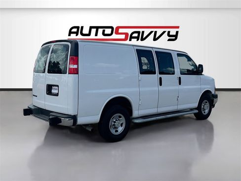 Used 2024 Chevrolet Express 2500 Work Van w/ Driver Convenience Package image 7