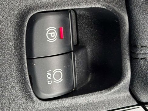 Used 2020 Toyota Corolla SE image 20