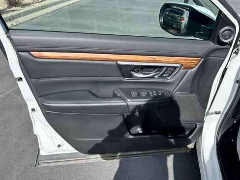 Used 2021 Honda CR-V Touring image 9