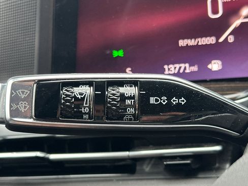 Certified 2025 Cadillac Escalade Premium Luxury image 38