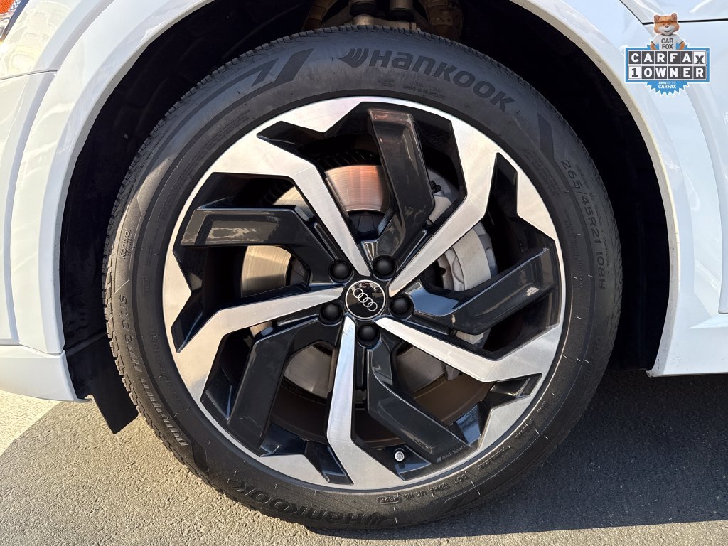 Used 2024 Audi Q8 e-tron Premium Plus w/ Premium Plus Package AWD/4WD image 32