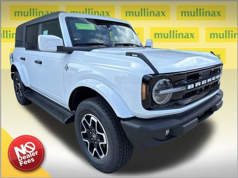 New 2026 Ford Bronco Outer Banks AWD/4WD image 1