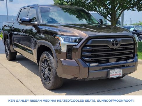 Used 2025 Toyota Tundra Limited AWD/4WD image 1