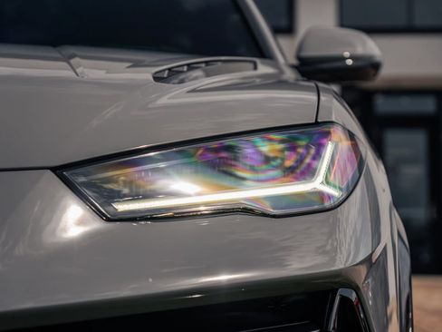 Used 2024 Lamborghini Urus Performante AWD/4WD image 11