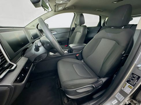 Used 2025 Kia Sportage LX image 13