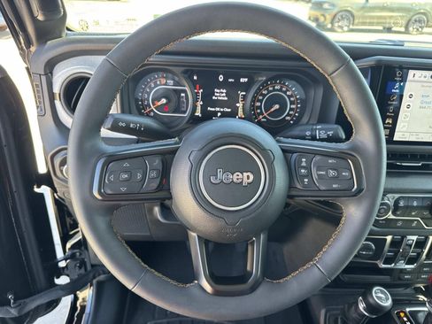 Used 2024 Jeep Gladiator Sport AWD/4WD image 21