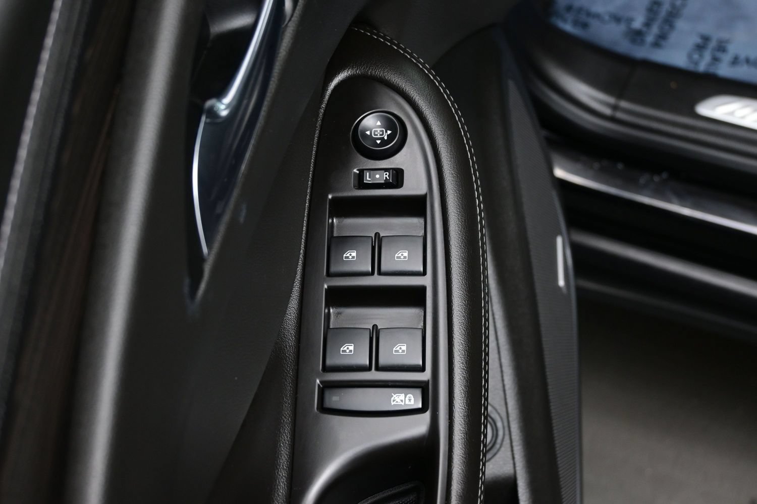 Used 2019 Buick Envision Premium AWD/4WD image 10