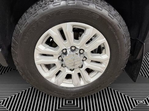 Used 2023 GMC Sierra 2500 Denali image 9