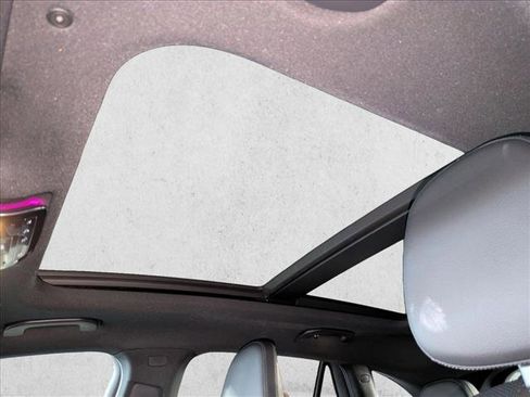 Certified 2025 Mercedes-Benz GLC 300 image 19