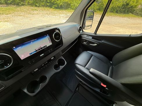 Used 2022 Mercedes-Benz Sprinter 3500 image 64