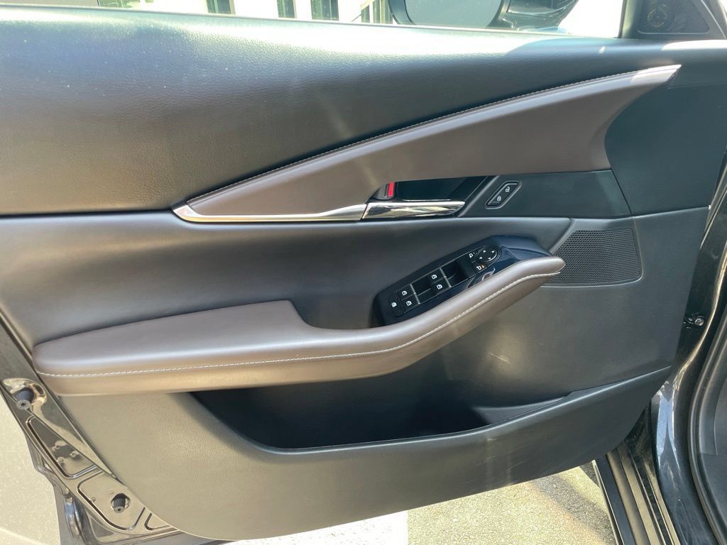 Certified 2023 MAZDA CX-30 AWD 2.5 S w/ Premium Package image 11