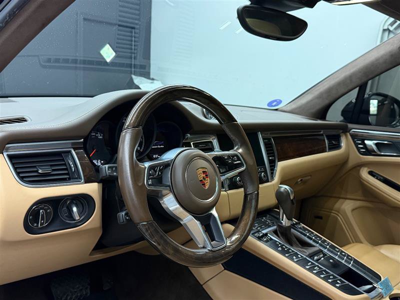 Used 2017 Porsche Macan Turbo AWD/4WD image 12