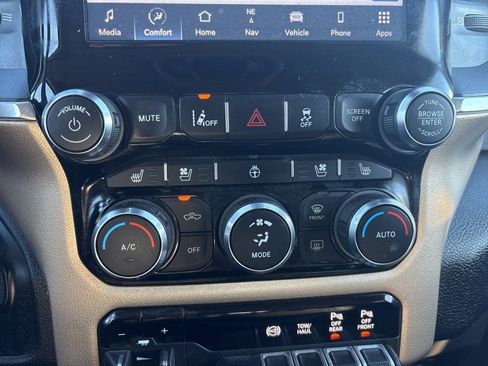 Used 2024 RAM 2500 Laramie w/ Safety Group image 21