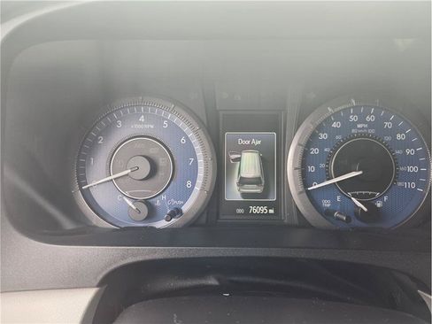Used 2020 Toyota Sienna LE FWD image 18