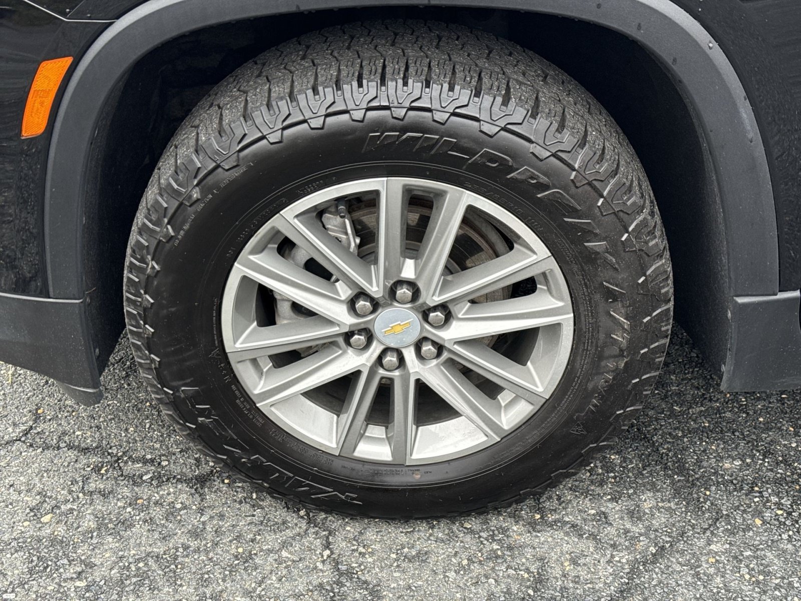Used 2023 Chevrolet Traverse LT AWD/4WD image 13