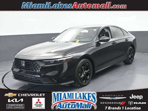 Used 2025 Honda Accord SE image 1