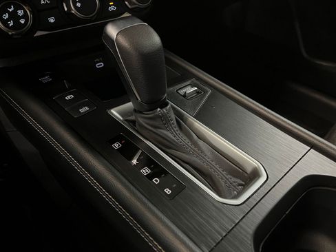 Used 2025 Nissan Kicks SV image 41